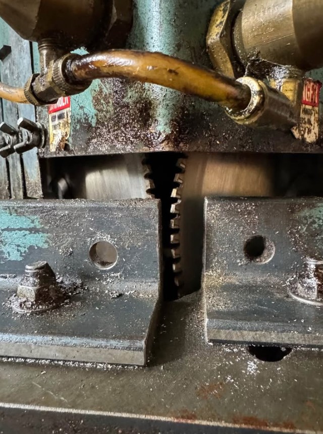 CTD D45 Double Miter Saw (Used) Item # UE-050526B