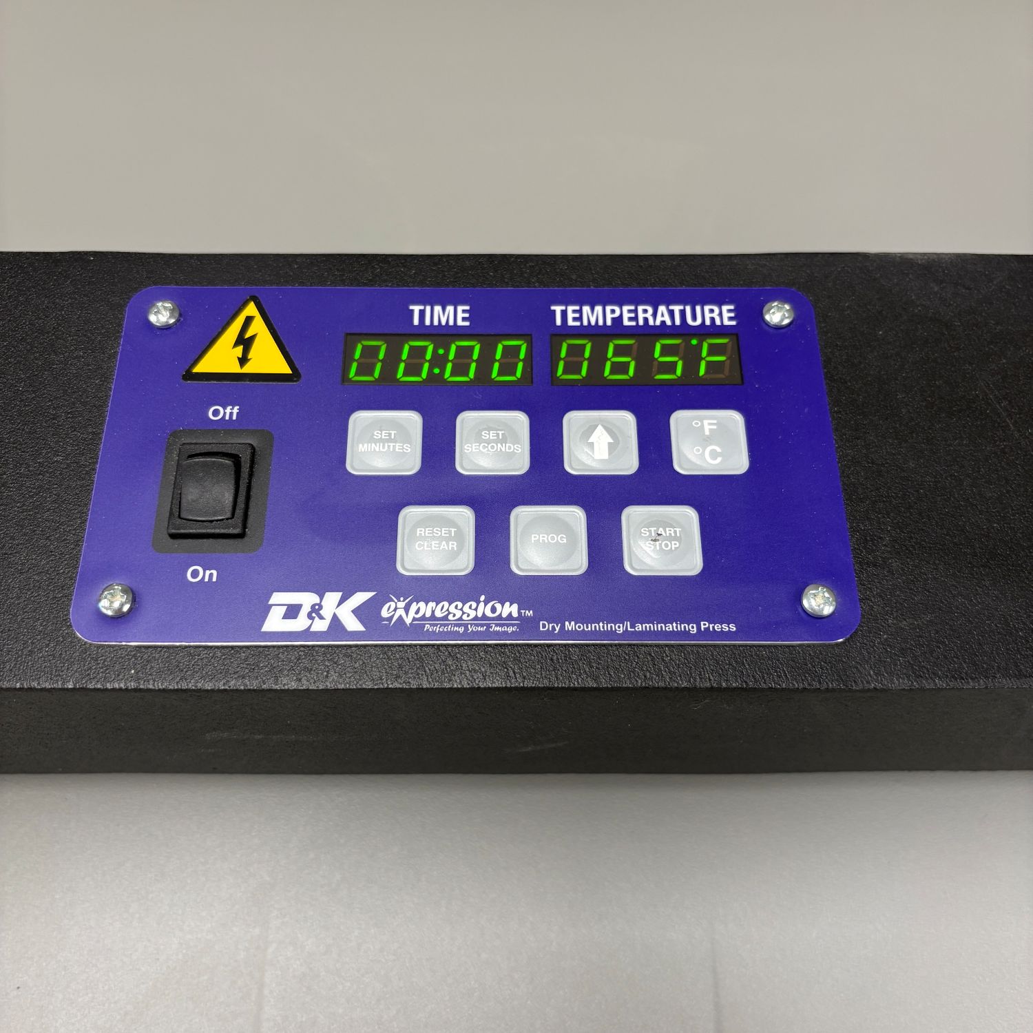 D&K Masterpiece 550 Dry Mounting / Laminating Press (Used) Item # UE-062526E