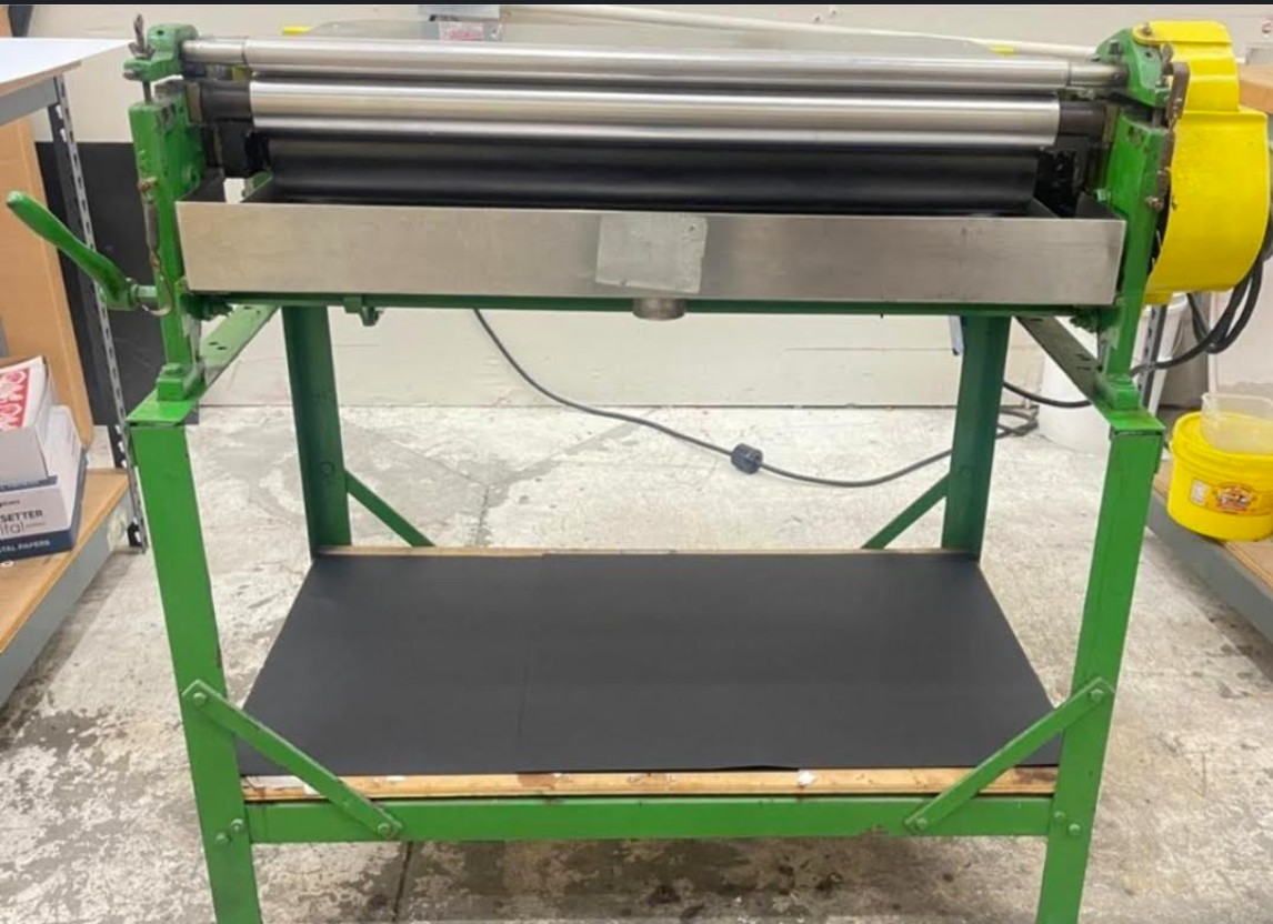 Potdevin NTZ32 32″ Cold Gluer with Stand (used) Item #UE-122325A (Copy)