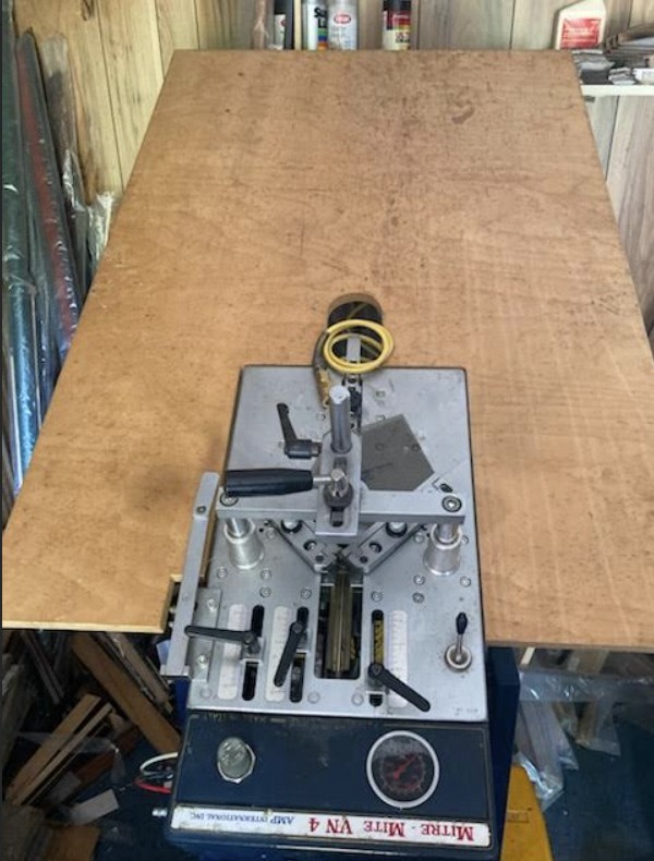 ITW AMP VN4 Pneumatic Frame Joiner / Underpinner (Used) Item # UE-070526H