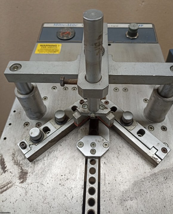 ITW AMP VN4MP Programmable Frame Joiner (Used) Item # UE-070726C
