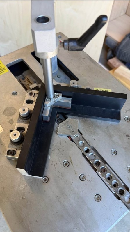 ITW AMP VN42 Frame Joiner / Underpinner (Used) Item # UE-071726C