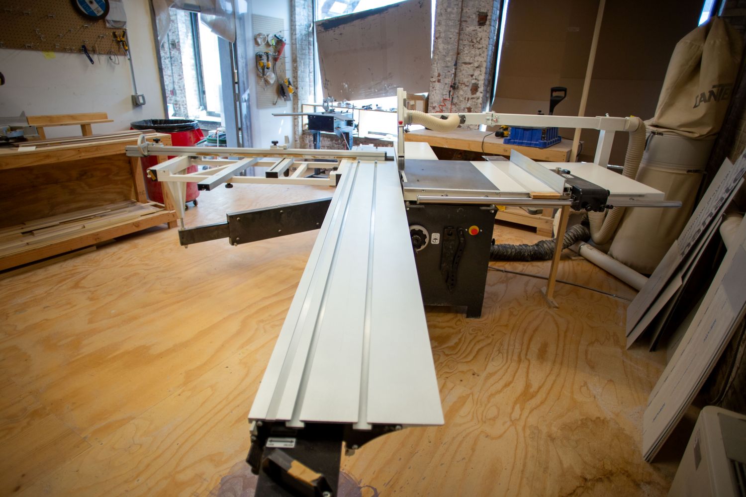 Cantek P305 10′ Sliding Table Saw (Used) Item # UE-072826E