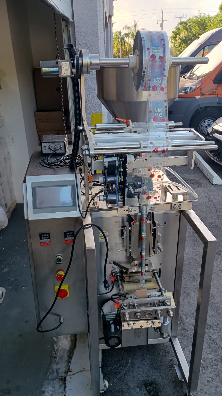 Liquid / Jelly Packing Machine (Used) Item # UE-081026C