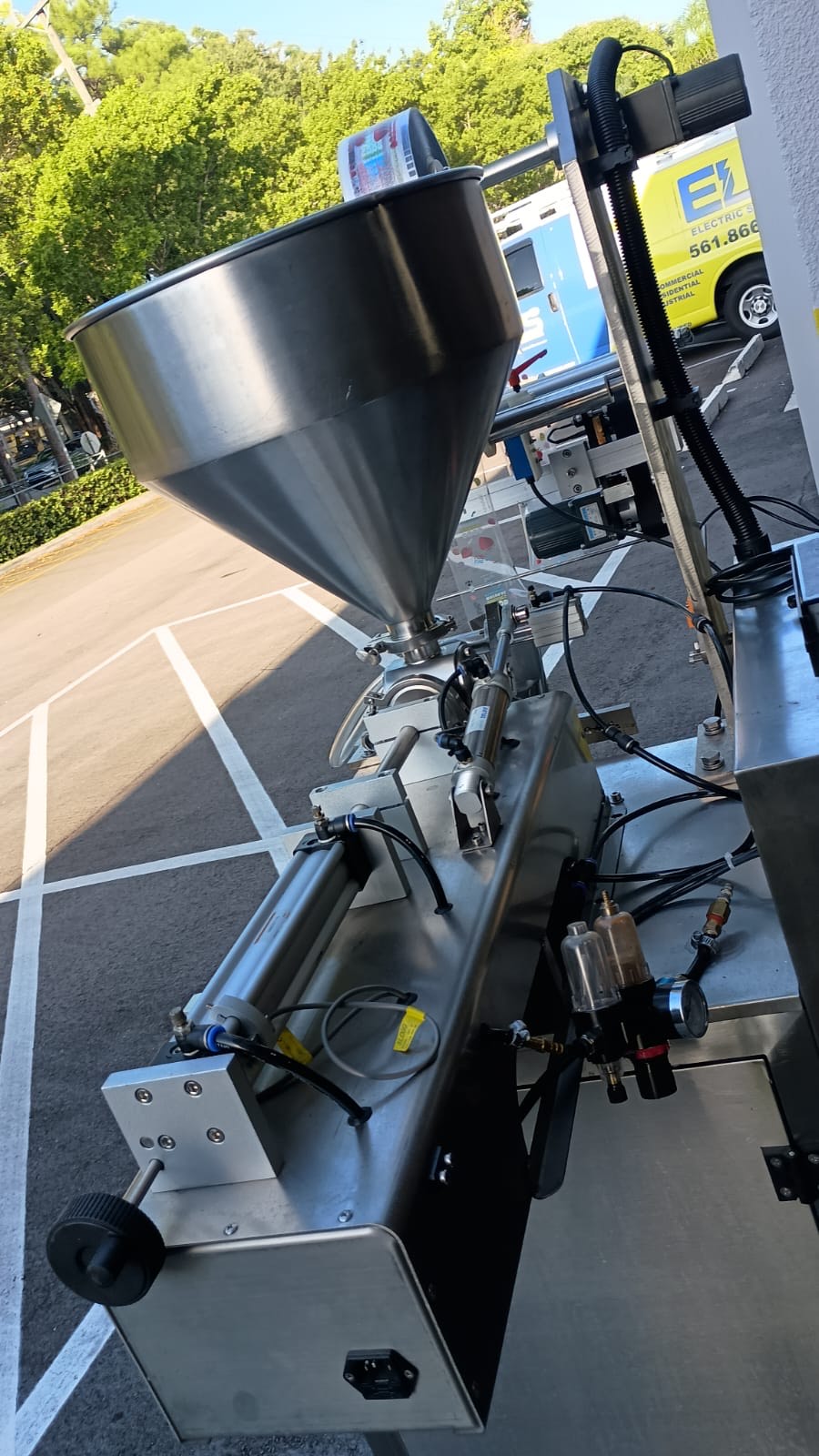 Liquid / Jelly Packing Machine (Used) Item # UE-081026C