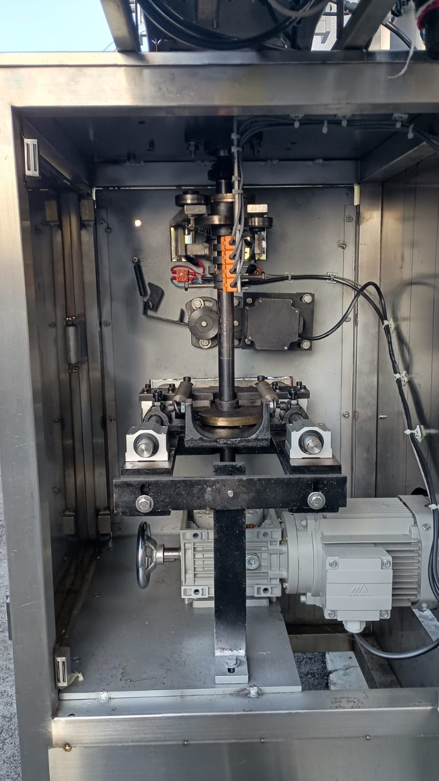 Liquid / Jelly Packing Machine (Used) Item # UE-081026C